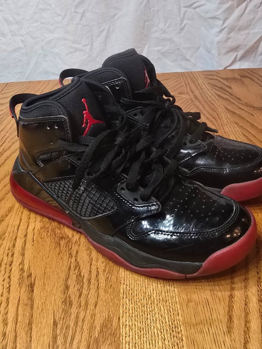 NIKE AIR JORDAN MARS 270 PATENT BRED BLACK-GYM RED SIZE 9 CD7070-006